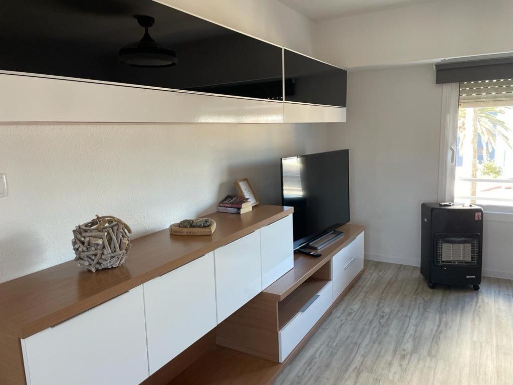 ולנסיה Apartamento En Complejo Residencial Con Piscina Y Garaje Frente Al Mar מראה חיצוני תמונה